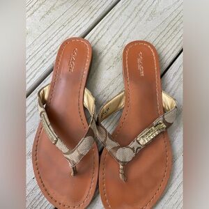 Coach Leather thongs sz 6.5. Effortless style